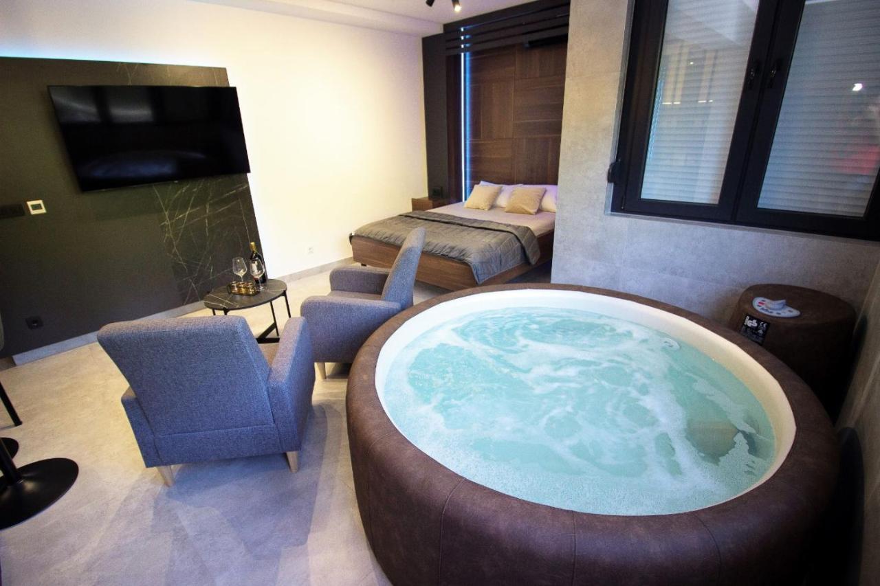 Jacuzzi Sauna Selfcheckin Mystic Mostar Bagian luar foto