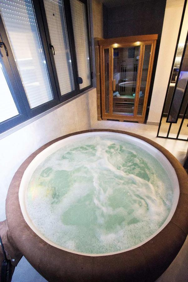 Jacuzzi Sauna Selfcheckin Mystic Mostar Bagian luar foto